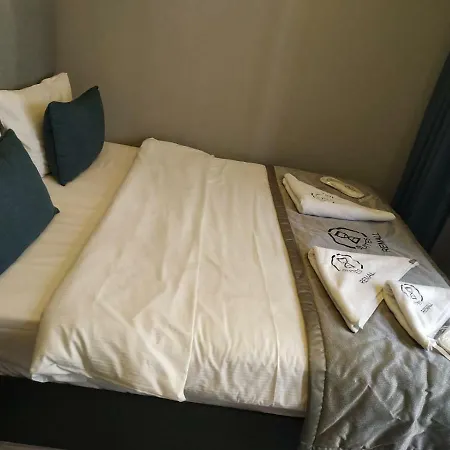 Remall Suites Hotel *